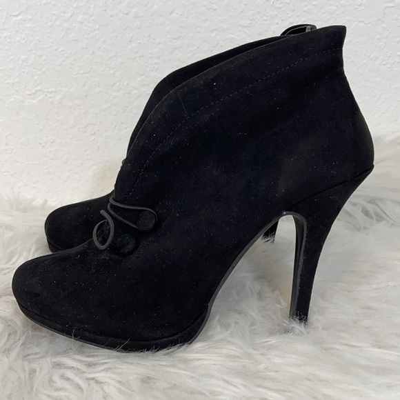 Apt. 9 Shoes - APT. 9 Defined Comfort Suede with Button Detail Black Ankle Booties Size 8